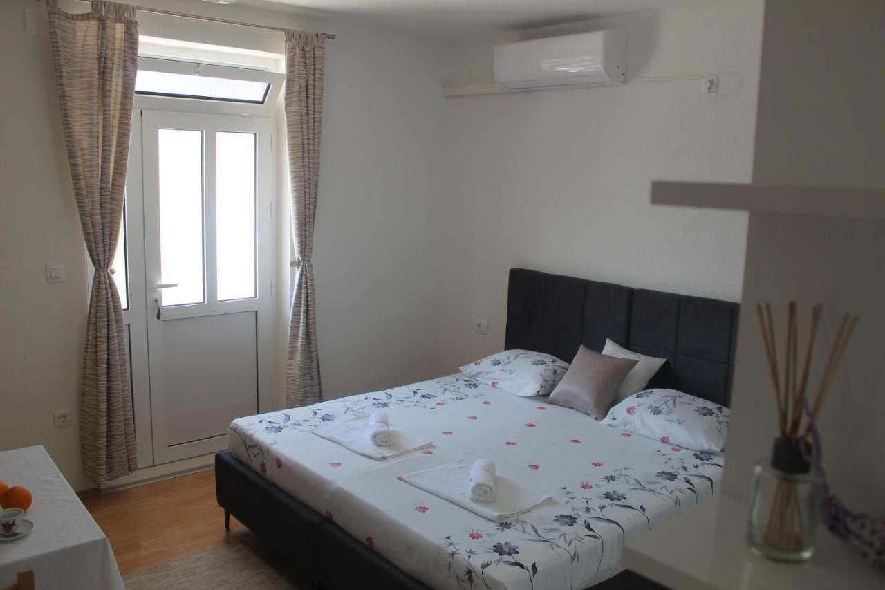 Sun Studio Apartment Komolac Экстерьер фото